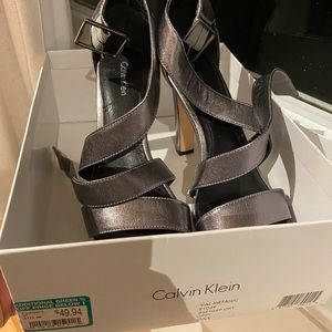 Preloved Size 9 Calvin Klein Metallic Shoes